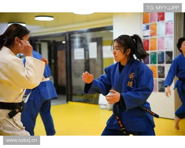 全面解析空手道基本动作要领与实战技巧提升方法 全面解析空手道基本动作要领与实战技巧提升方法