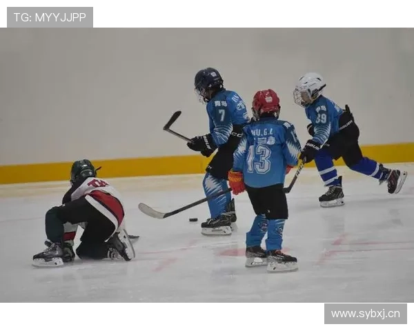 打造高效全面的冰球训练计划助力运动员速度力量与团队协作提升